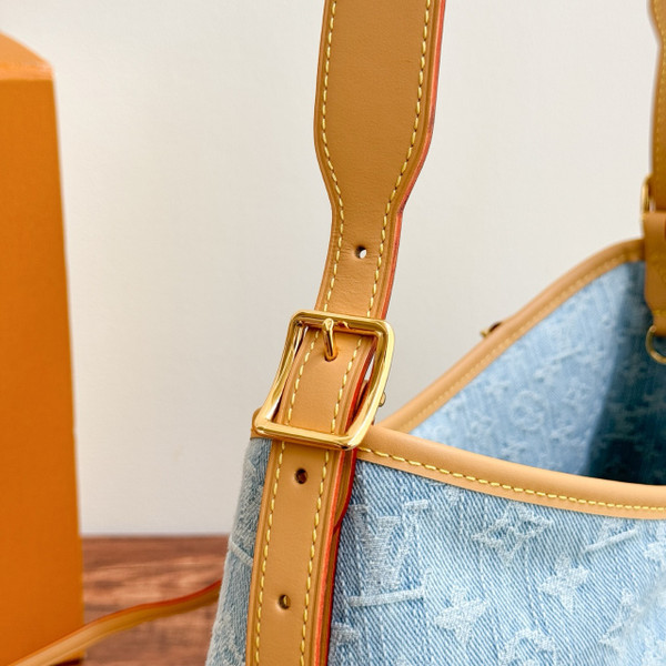 Louis Vuitton M46855 New LV Remix CarryAll MM