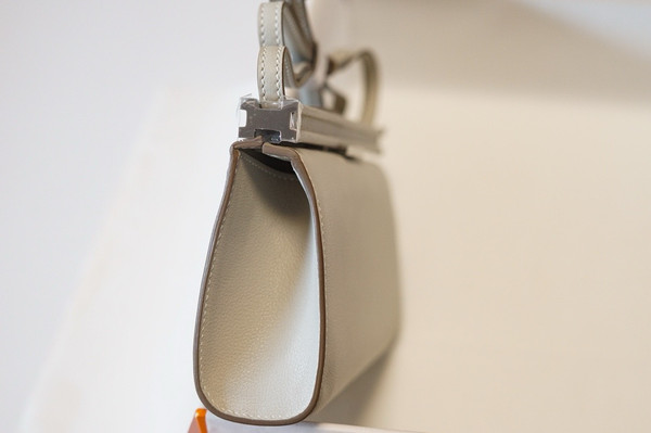 Hermes Clic-H 21 bag Craie Evercolor calfskin  with Palladium hardwares