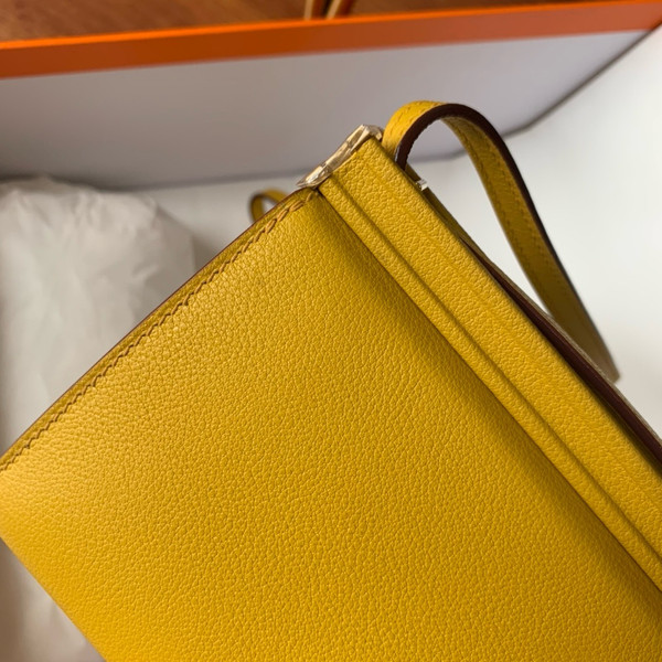Hermes Clic-H 21 bag Amber Evercolor calfskin  with Gold hardwares