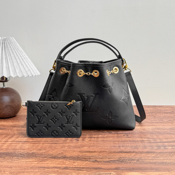 Louis Vuitton M47209 LV Bundle