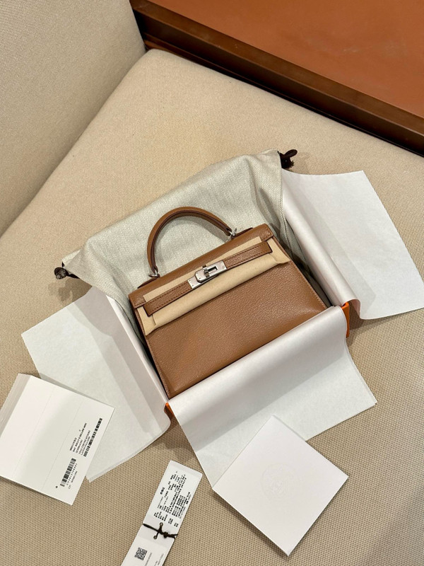 Hermès  2J Quebracho Mini Kelly II Chevre  Mysore Leather Palladium hardware