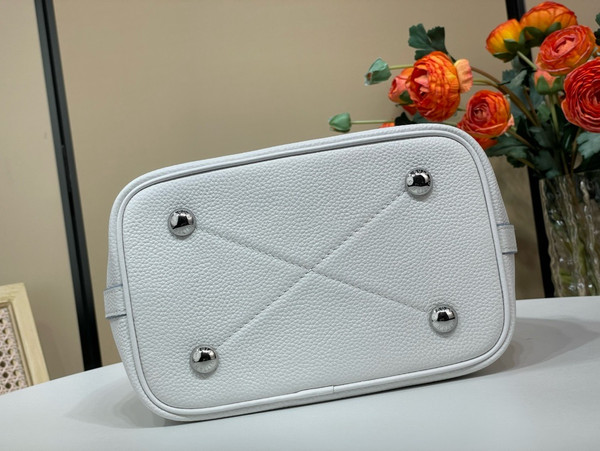 Louis Vuitton M11734 Blossom PM
