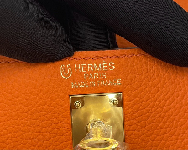 Hermès Special Order Orange/ Etoupe Kelly 25 Togo Leather Gold Hardware