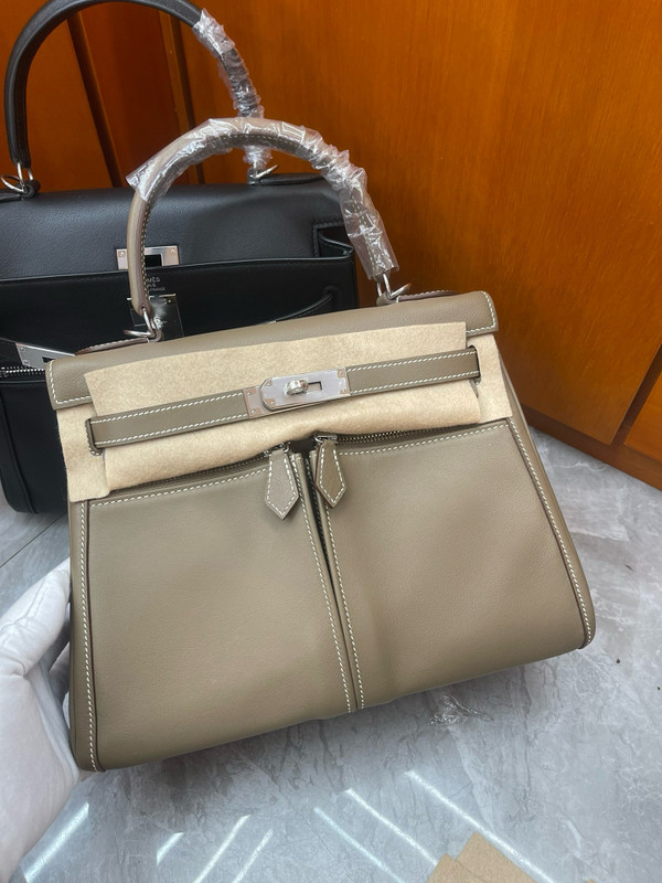 Hermes LIMITED EDITION ETOUPE SWIFT LEATHER LAKIS KELLY 28 WITH PALLADIUM HARDWARE