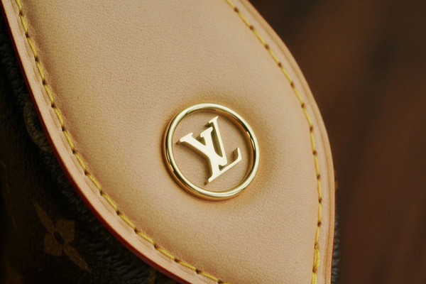 Louis Vuitton M12859 Pochette Tirette Bag