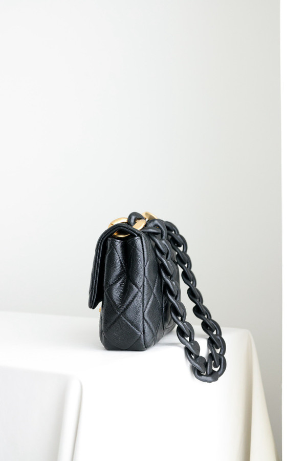 Chanel Single Flap LeatherChunky Chain Small in black with gold hardware