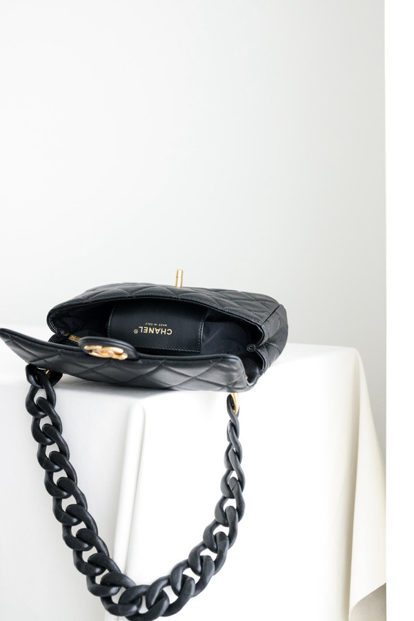 Chanel Single Flap LeatherChunky Chain Small in black with gold hardware