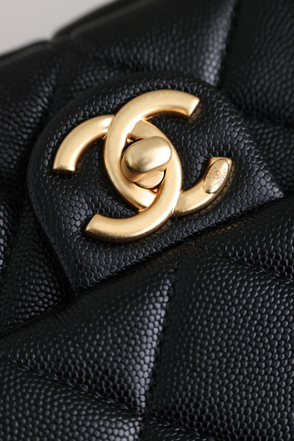 Chanel Single Flap LeatherChunky Chain Small in black with gold hardware