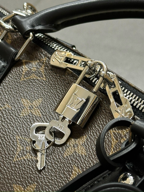 Louis Vuitton M12243 New Speedy Soft 30 Dark Bag