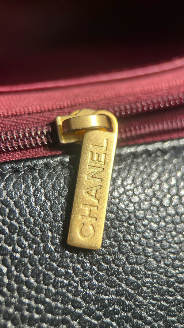 CHANEL FALL-WINTER 2024/25 SMALL FLAP BAG