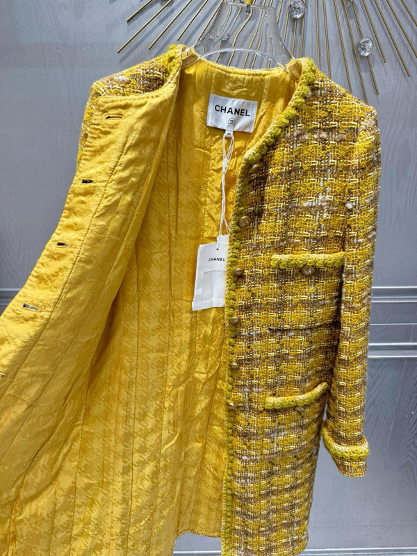 CHANEL 2023/24 MÉTIERS D’ART YELLOW COAT