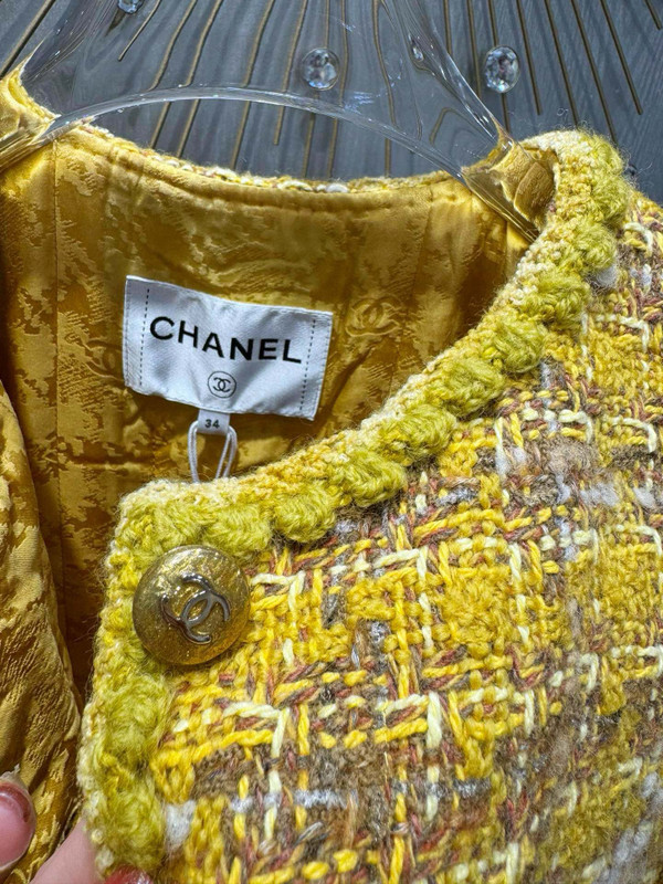 CHANEL 2023/24 MÉTIERS D’ART YELLOW COAT