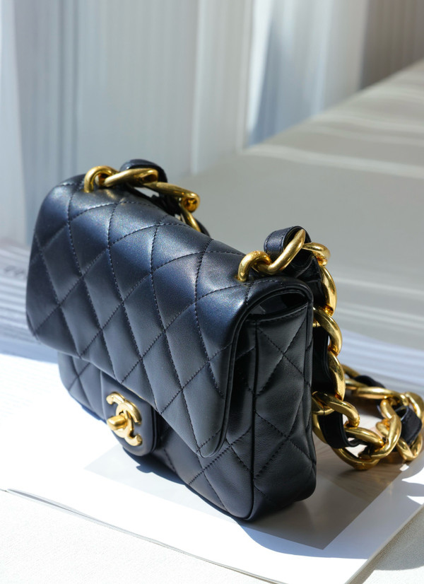 CHANEL 2023/24 MÉTIERS D’ART MINI FLAP BAG