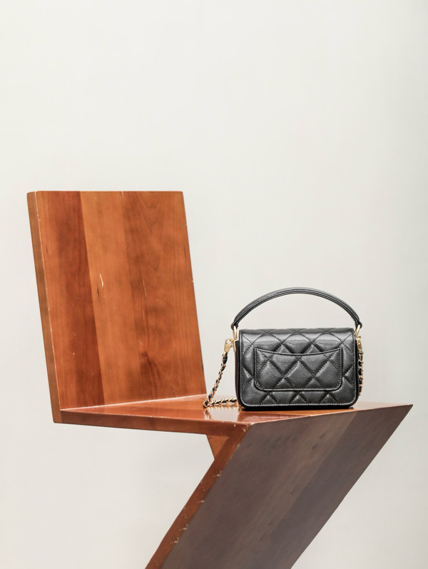 Chanel FALL-WINTER 2024/25   MINI FLAP BAG WITH TOP HANDLE BLACK
