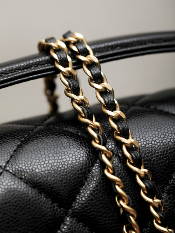 Chanel FALL-WINTER 2024/25   MINI FLAP BAG WITH TOP HANDLE BLACK