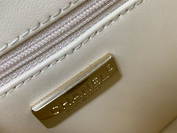 CHANEL FALL-WINTER 2024/25 BEIGE EVENING BAG Sequins & Gold-Tone Metal