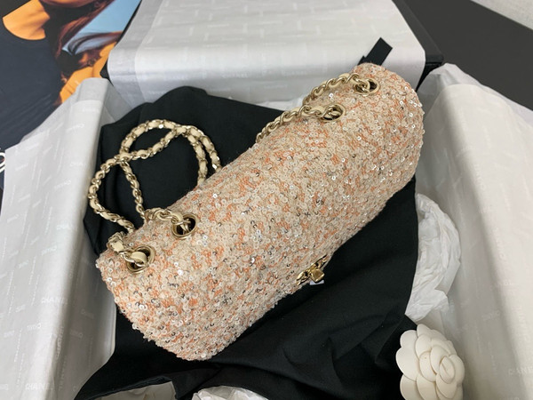CHANEL FALL-WINTER 2024/25 BEIGE EVENING BAG Sequins & Gold-Tone Metal