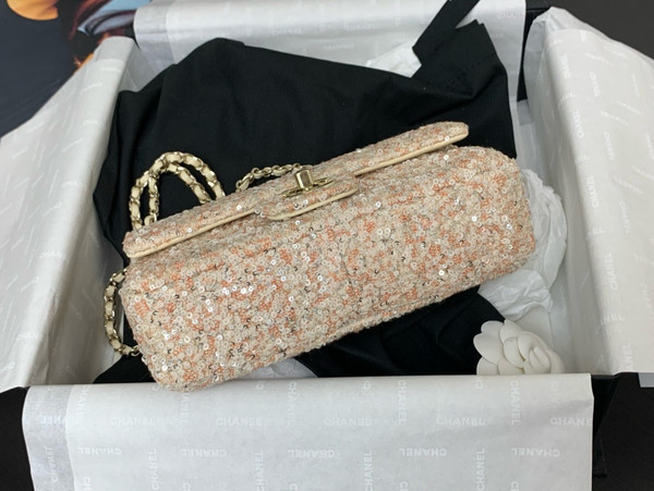 CHANEL FALL-WINTER 2024/25 BEIGE EVENING BAG Sequins & Gold-Tone Metal