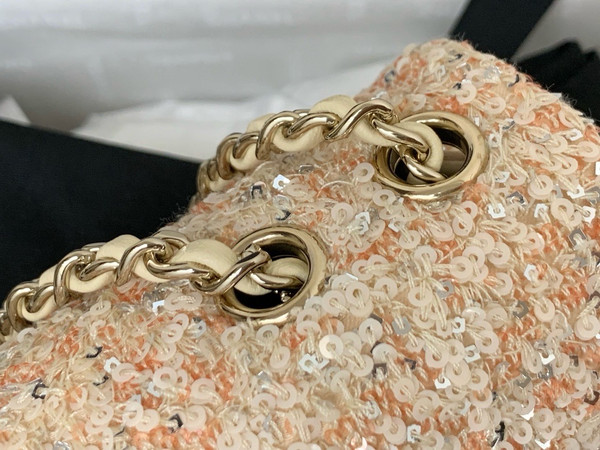 CHANEL FALL-WINTER 2024/25 BEIGE EVENING BAG Sequins & Gold-Tone Metal