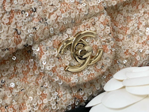 CHANEL FALL-WINTER 2024/25 BEIGE EVENING BAG Sequins & Gold-Tone Metal