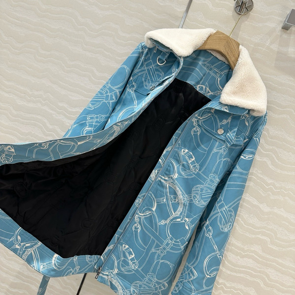 HERMES Coat with "Eperon d'Or Finesse" print