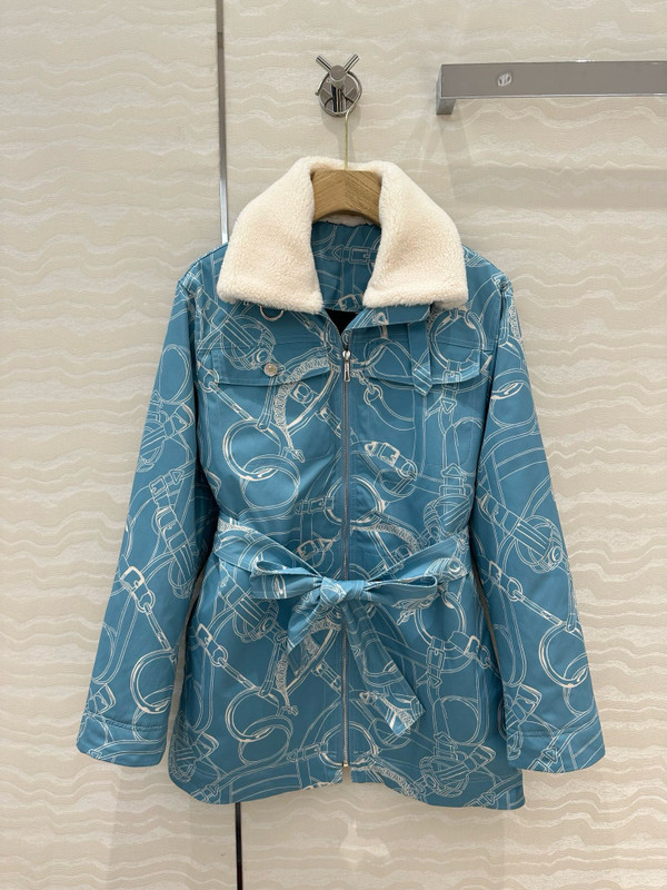 HERMES Coat with "Eperon d'Or Finesse" print