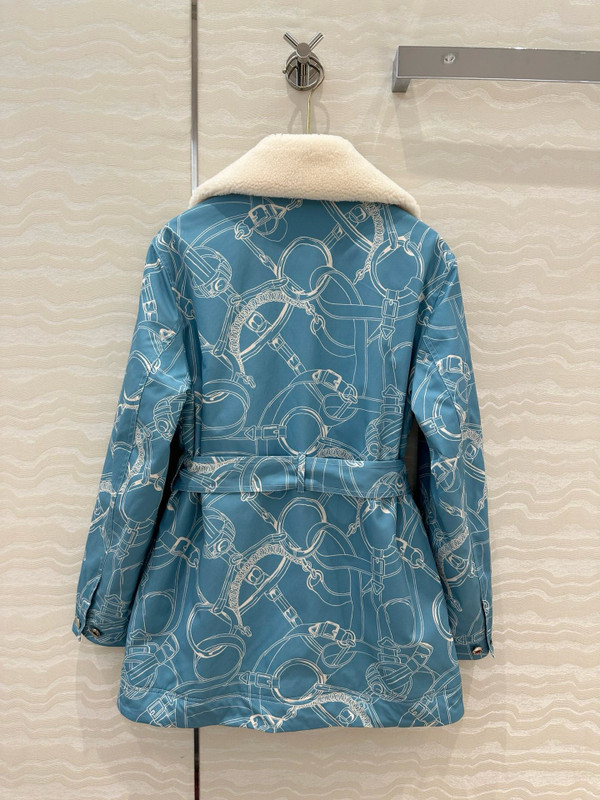 HERMES Coat with "Eperon d'Or Finesse" print