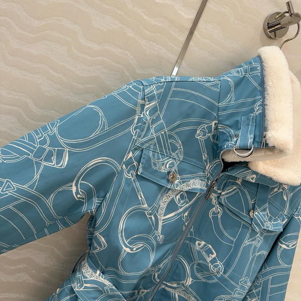 HERMES Coat with "Eperon d'Or Finesse" print