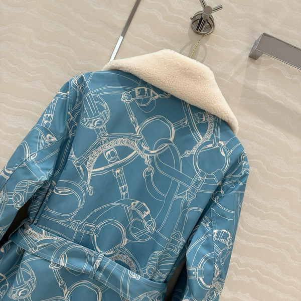 HERMES Coat with "Eperon d'Or Finesse" print