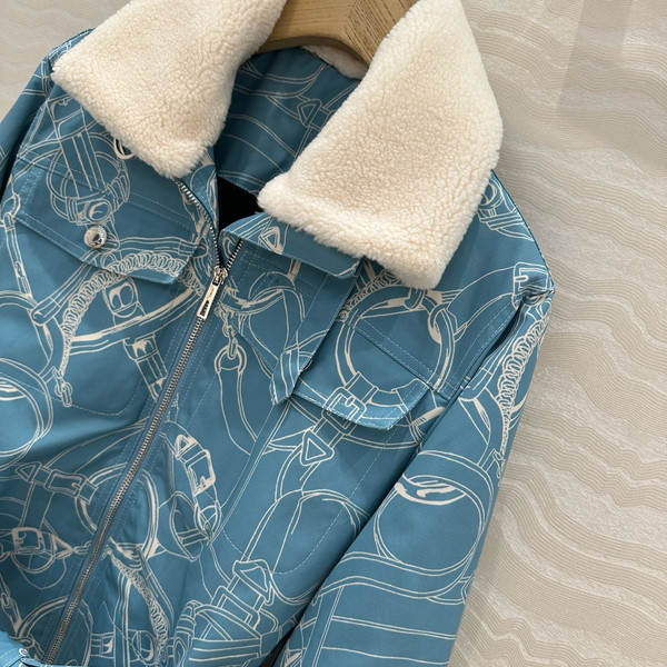 HERMES Coat with "Eperon d'Or Finesse" print