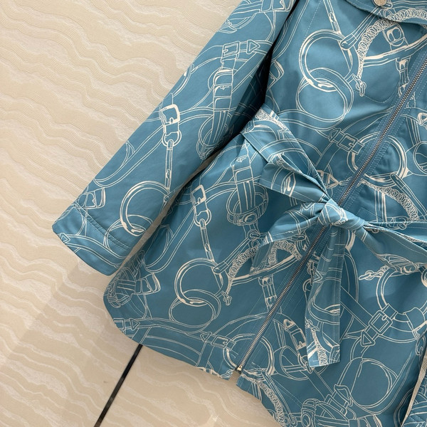 HERMES Coat with "Eperon d'Or Finesse" print