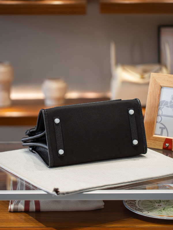 Hermes Birkin à l’envers 35 Barenia Faubourg All Black 2025