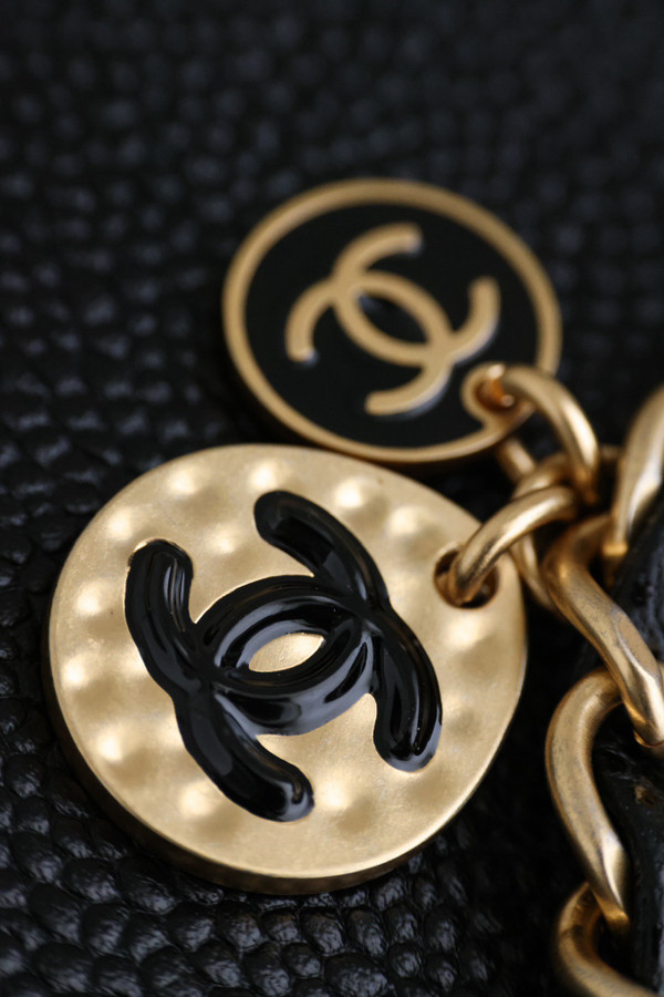CHANEL FALL-WINTER 2024/25 MEDIUM FLAP BAG
