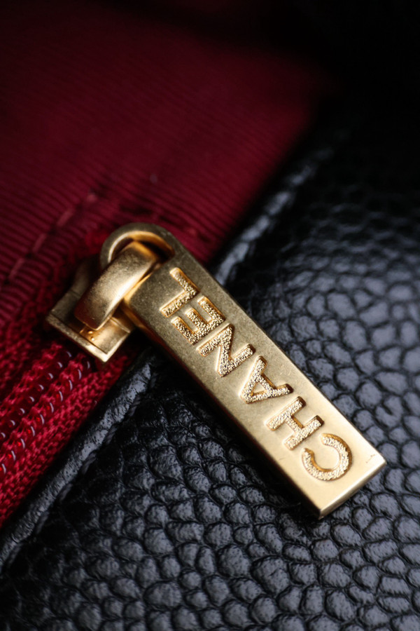 CHANEL FALL-WINTER 2024/25 MEDIUM FLAP BAG