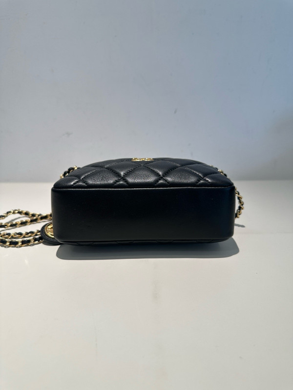CHANEL FALL-WINTER 2024/25   MINI CAMERA CASE   Shiny Lambskin & Gold-Tone Metal  Black
