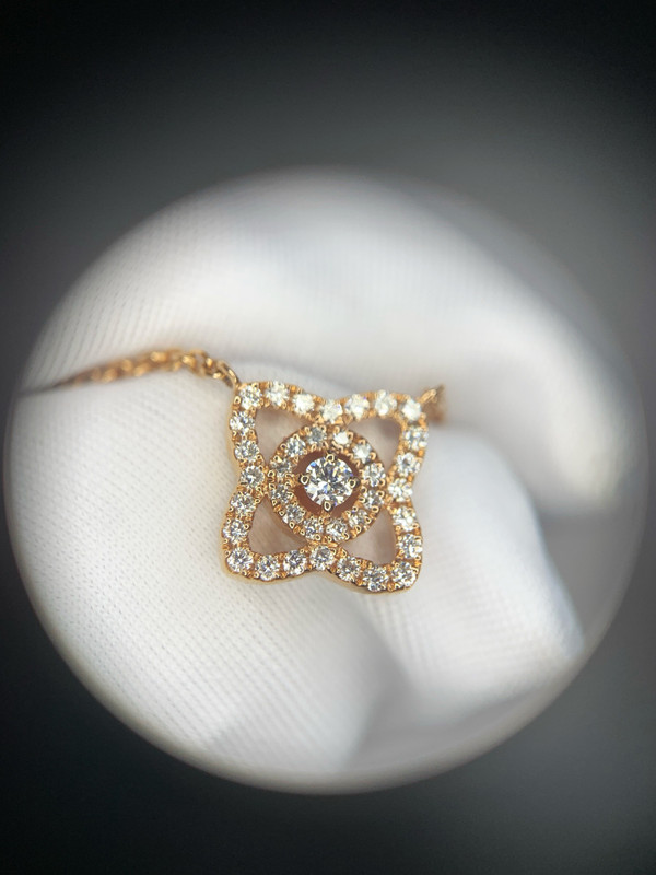 De Beers ENCHANTED LOTUS PENDANT IN ROSE GOLD