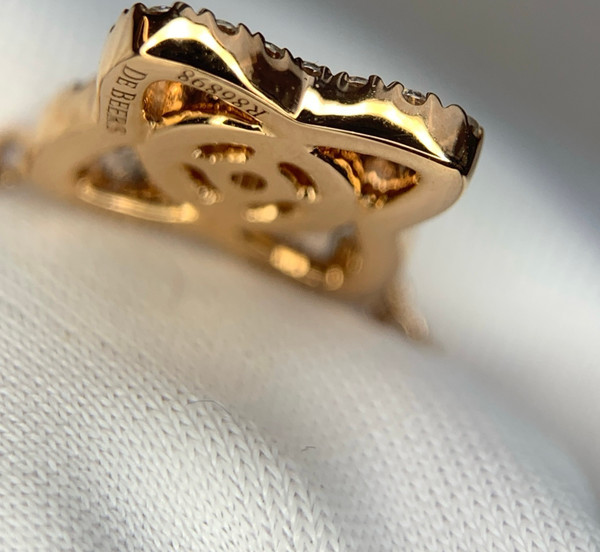De Beers ENCHANTED LOTUS PENDANT IN ROSE GOLD