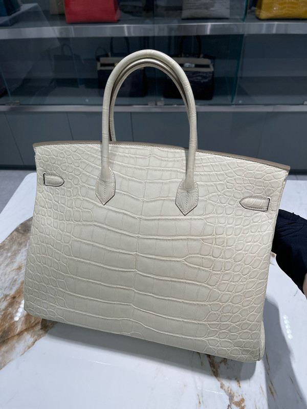 HERMÈS Craie Alligator Birkin 40 Gold Hardware