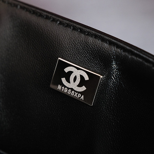 CHANEL FALL-WINTER 2024/25   CLASSIC 11.12 HANDBAG   Wool Tweed