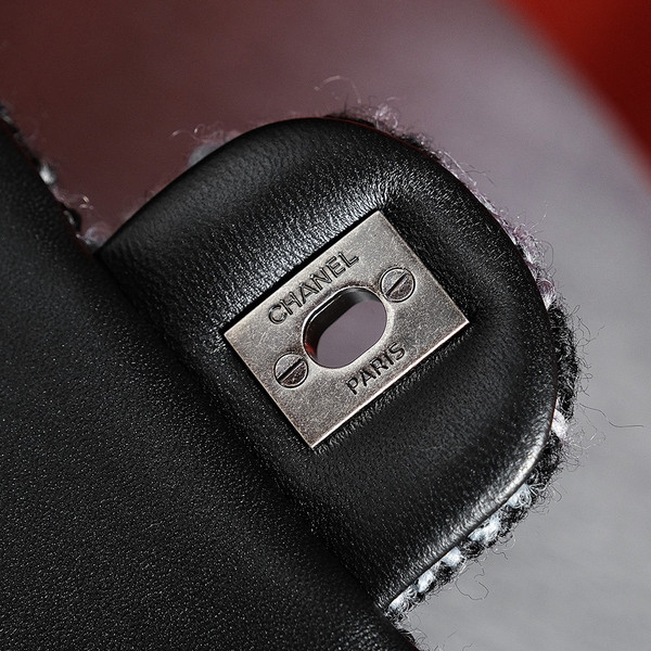 CHANEL FALL-WINTER 2024/25   CLASSIC 11.12 HANDBAG   Wool Tweed
