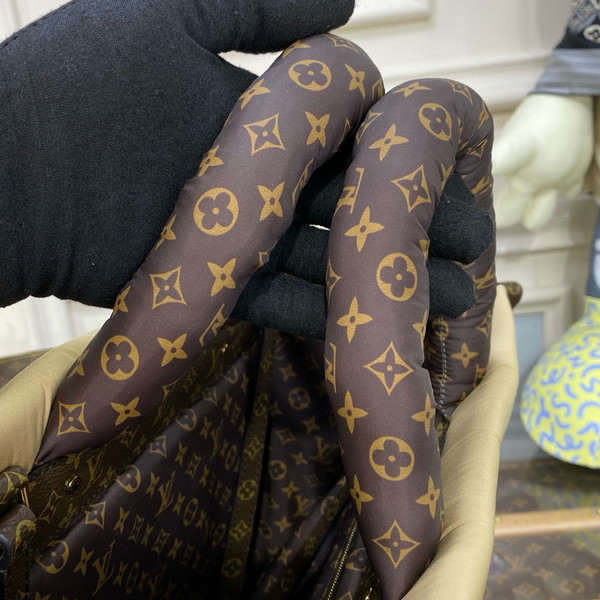 LOUIS VUITTON Cabas “Onthego Pillow” MM M21069 Beige