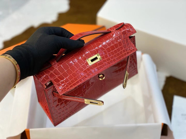 Hermès Shiny Red  Alligator Kelly Pochette Gold Hardware