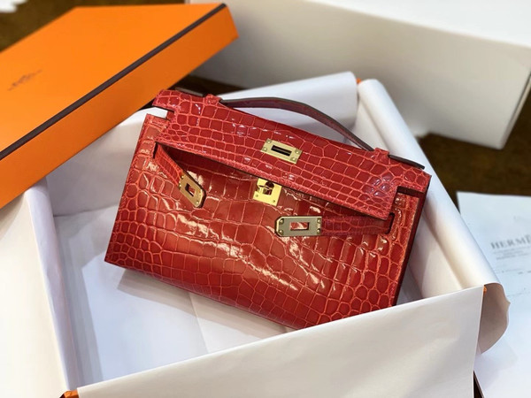 Hermès Shiny Red  Alligator Kelly Pochette Gold Hardware