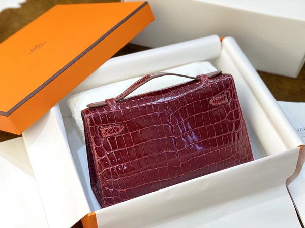 Hermès Shiny  Bordeaux  Alligator Kelly Pochette Gold Hardware