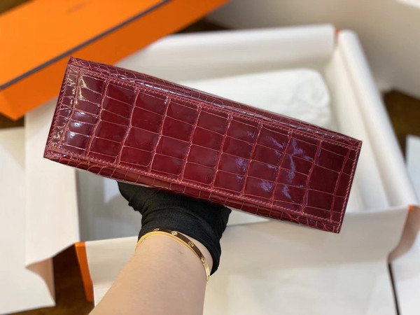 Hermès Shiny  Bordeaux  Alligator Kelly Pochette Gold Hardware
