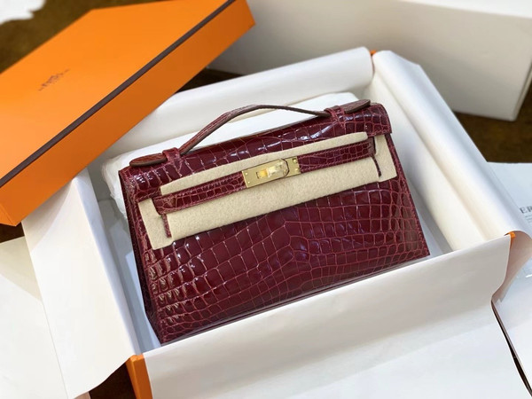 Hermès Shiny  Bordeaux  Alligator Kelly Pochette Gold Hardware