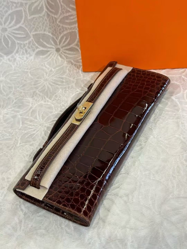 Hermes Kelly 31cm Mile Cut Pochette Shiny Niloticus Croc GHW