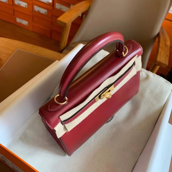 Hermès Red Kelly 25 Box Leather Gold Hardware