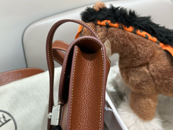 Hermes Sac a depeches 21 bag Gold Togo Leather