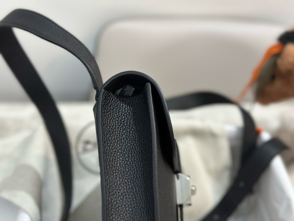 Hermes Sac a depeches 21 bag Black Togo Leather